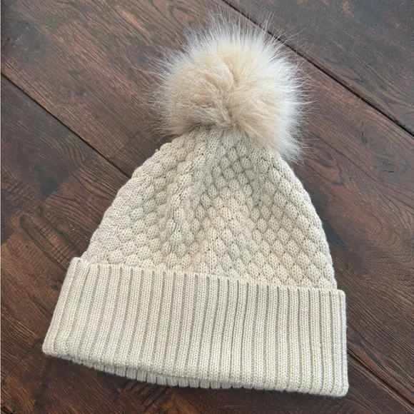Lululemon Cozy Cream Knit Pom-Pom Toboggan Beanie - Picture 7 of 9